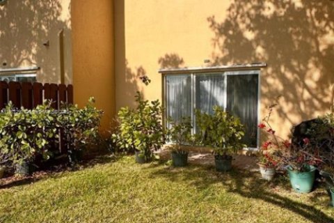 Снять в аренду кондоминиум в Хомстед, Флорида 3 спальни, 98.66м2, № 1952369 - фото 17