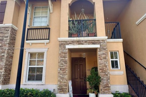 Снять в аренду кондоминиум в Хомстед, Флорида 3 спальни, 98.66м2, № 1952369 - фото 2