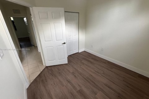 Снять в аренду кондоминиум в Хомстед, Флорида 3 спальни, 98.66м2, № 1952369 - фото 10