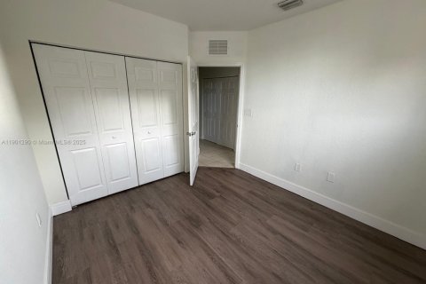 Снять в аренду кондоминиум в Хомстед, Флорида 3 спальни, 98.66м2, № 1952369 - фото 11