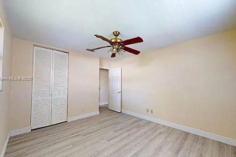 House in South Daytona, Florida 3 bedrooms, 140.93 sq.m. № 1868548 - photo 26