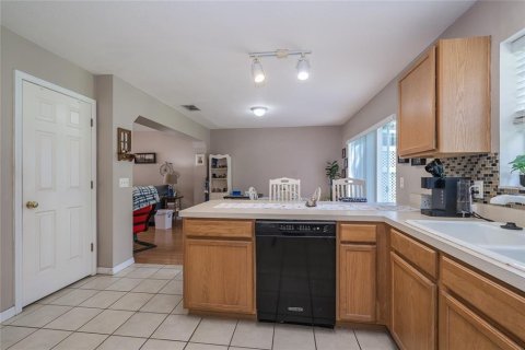 Touwnhouse à vendre à Valrico, Floride: 2 chambres, 122.17 m2 № 1903665 - photo 11
