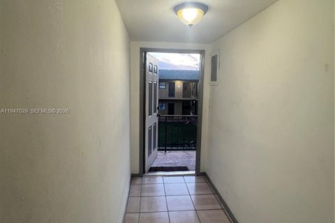 Снять в аренду кондоминиум в Корал-Спрингс, Флорида 2 спальни, 88.26м2, № 2004283 - фото 14