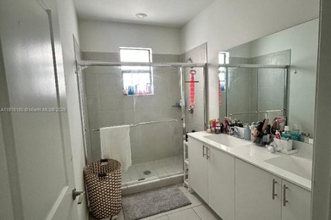 Купить таунхаус в Хомстед, Флорида 3 спальни, 159.98м2, № 1768784 - фото 8