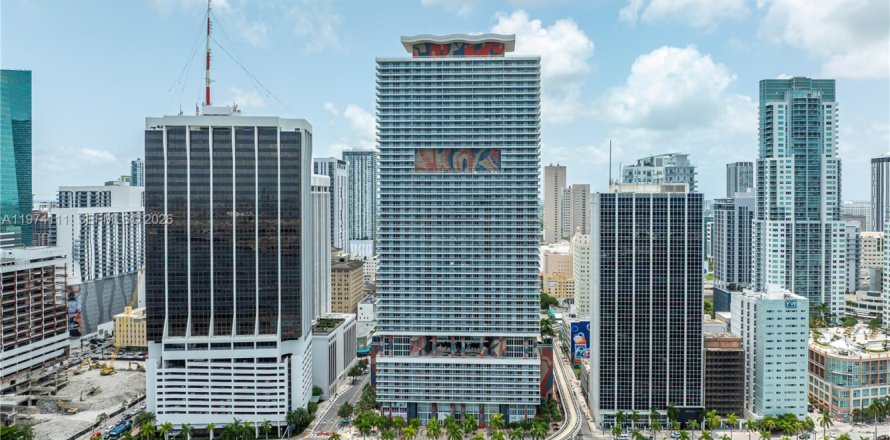 Condo in Miami, Florida, 2 bedrooms  № 2035982