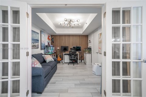 Condo in Miami, Florida, 2 bedrooms  № 2035982 - photo 24