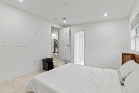 Villa ou maison à vendre à Miami, Floride: 3 chambres, 122.26 m2 № 1942231 - photo 13