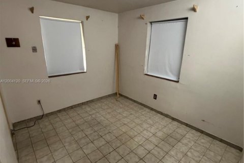 Villa ou maison à vendre à Miami, Floride: 5 chambres, 211.82 m2 № 2071801 - photo 11
