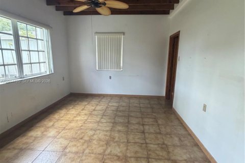 Villa ou maison à vendre à Miami, Floride: 5 chambres, 211.82 m2 № 2071801 - photo 7