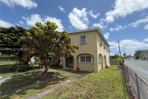 Villa ou maison à vendre à Miami, Floride: 5 chambres, 211.82 m2 № 2071801 - photo 25