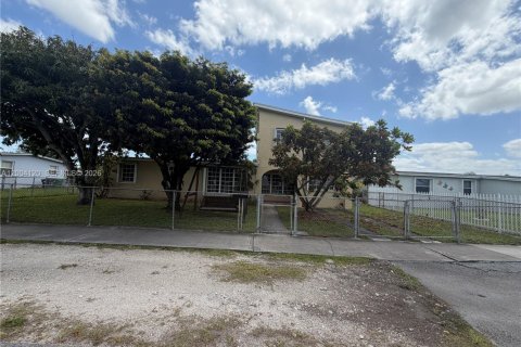 Villa ou maison à Miami, Floride 5 chambres, 211.82 m2 № 2071801
