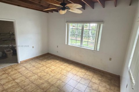 Villa ou maison à vendre à Miami, Floride: 5 chambres, 211.82 m2 № 2071801 - photo 6