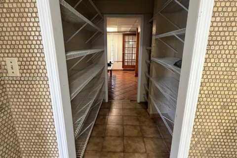 Villa ou maison à vendre à Miami, Floride: 5 chambres, 211.82 m2 № 2071801 - photo 19