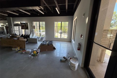 Immobilier commercial à louer à North Port, Floride: 136.29 m2 № 2102917 - photo 2
