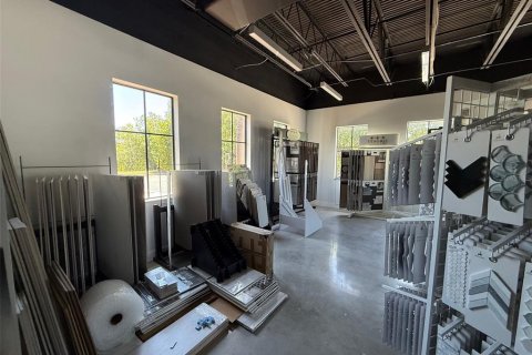 Immobilier commercial à louer à North Port, Floride: 136.29 m2 № 2102917 - photo 7