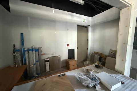 Immobilier commercial à louer à North Port, Floride: 136.29 m2 № 2102917 - photo 6