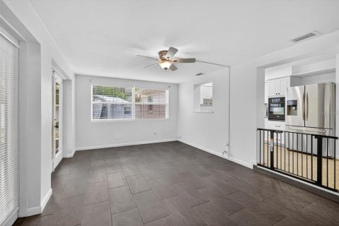 Casa en venta en Tampa, Florida, 3 dormitorios, 106.09 m2 № 1885163 - foto 16