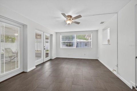 Casa en venta en Tampa, Florida, 3 dormitorios, 106.09 m2 № 1885163 - foto 18