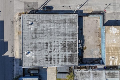 Propiedad comercial en venta en Miami, Florida № 2012586 - foto 2