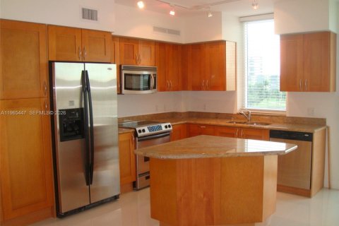 Copropriété à louer à Hallandale Beach, Floride: 2 chambres, 132.39 m2 № 2325724 - photo 5