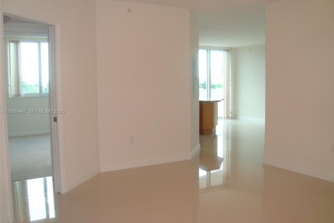 Copropriété à louer à Hallandale Beach, Floride: 2 chambres, 132.39 m2 № 2325724 - photo 4