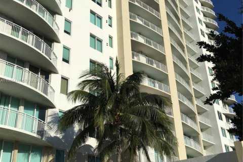 Copropriété à louer à Hallandale Beach, Floride: 2 chambres, 132.39 m2 № 2325724 - photo 17