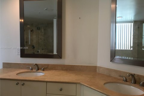 Copropriété à louer à Hallandale Beach, Floride: 2 chambres, 132.39 m2 № 2325724 - photo 9