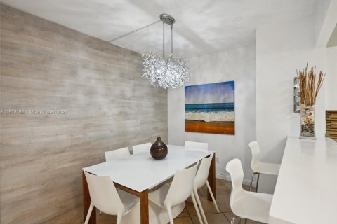 Copropriété à louer à Miami Beach, Floride: 61.32 m2 № 1811823 - photo 9