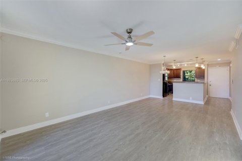 Condominio en venta en Coral Springs, Florida, 2 dormitorios, 89 m2 № 1982562 - foto 5