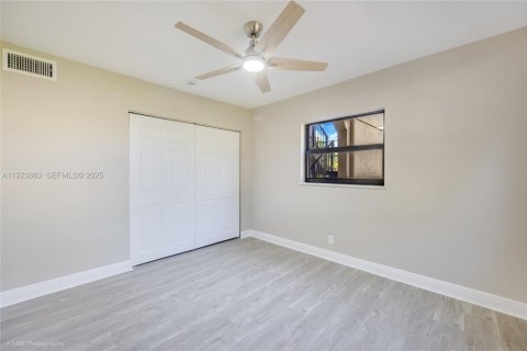 Condominio en venta en Coral Springs, Florida, 2 dormitorios, 89 m2 № 1982562 - foto 9