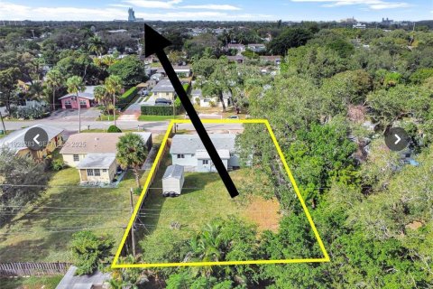 Villa ou maison à louer à Dania Beach, Floride: 2 chambres, 122.63 m2 № 1988334 - photo 2