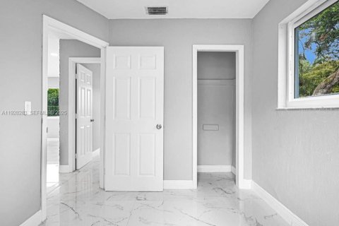 Villa ou maison à louer à Dania Beach, Floride: 2 chambres, 122.63 m2 № 1988334 - photo 6