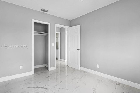 Villa ou maison à louer à Dania Beach, Floride: 2 chambres, 122.63 m2 № 1988334 - photo 8