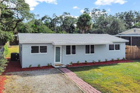 Villa ou maison à Dania Beach, Floride 2 chambres, 122.63 m2 № 1988334