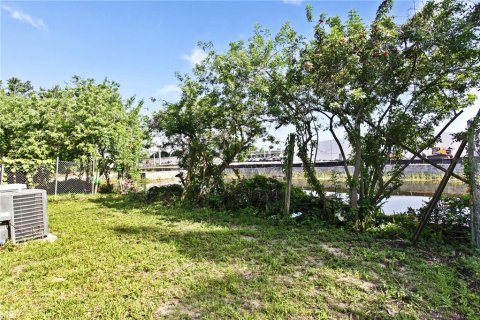 Duplex in Orlando, Florida 7 bedrooms, 353.96 sq.m. № 1804949 - photo 26