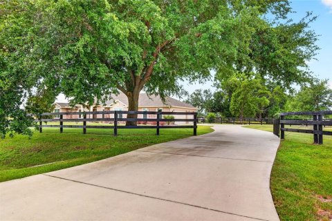 Villa ou maison à vendre à Ocala, Floride: 4 chambres, 262.26 m2 № 2329638 - photo 2