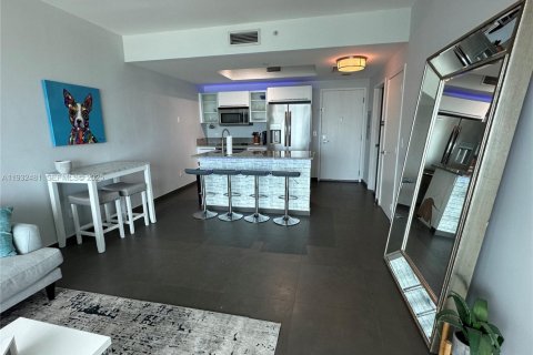 Снять в аренду кондоминиум в Майами, Флорида 1 спальня, 78.32м2, № 1990853 - фото 3