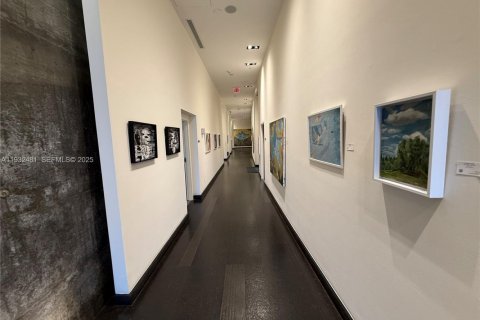 Condo in Miami, Florida, 1 bedroom  № 1990853 - photo 14