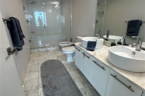 Снять в аренду кондоминиум в Майами, Флорида 1 спальня, 78.32м2, № 1990853 - фото 7