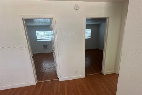 Appartement à louer à Fort Lauderdale, Floride: 2 chambres, 606.28 m2 № 1890813 - photo 5