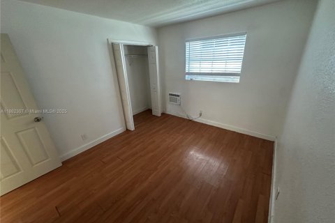 Appartement à louer à Fort Lauderdale, Floride: 2 chambres, 606.28 m2 № 1890813 - photo 8