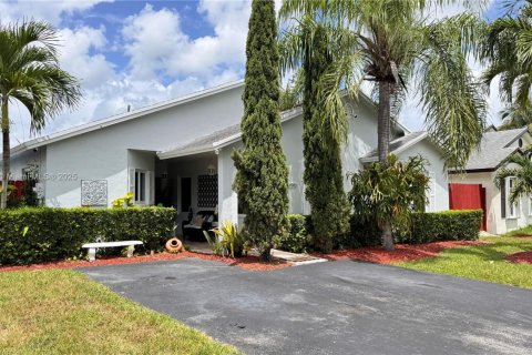 Casa en venta en Homestead, Florida, 4 dormitorios, 138.98 m2 № 1881585 - foto 3