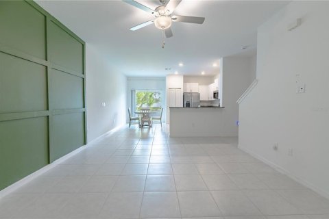 Townhouse in Land O' Lakes, Florida 3 bedrooms, 151.8 sq.m. № 1851484 - photo 5