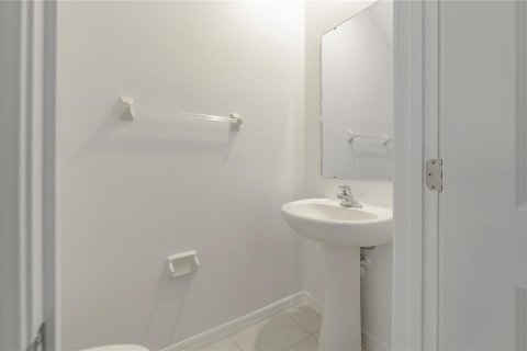 Townhouse in Land O' Lakes, Florida 3 bedrooms, 151.8 sq.m. № 1851484 - photo 8