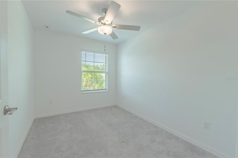 Townhouse in Land O' Lakes, Florida 3 bedrooms, 151.8 sq.m. № 1851484 - photo 14