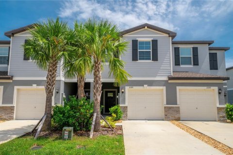 Townhouse in Land O' Lakes, Florida 3 bedrooms, 151.8 sq.m. № 1851484 - photo 2