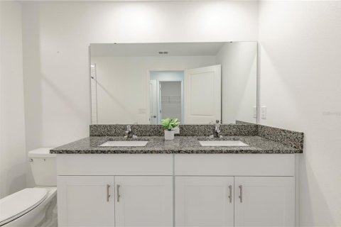 Townhouse in Land O' Lakes, Florida 3 bedrooms, 151.8 sq.m. № 1851484 - photo 11