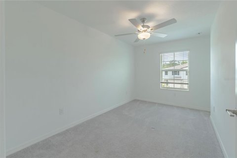 Townhouse in Land O' Lakes, Florida 3 bedrooms, 151.8 sq.m. № 1851484 - photo 15