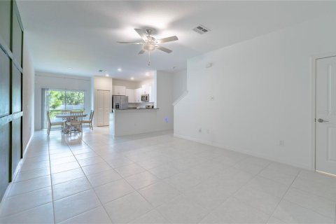 Townhouse in Land O' Lakes, Florida 3 bedrooms, 151.8 sq.m. № 1851484 - photo 4