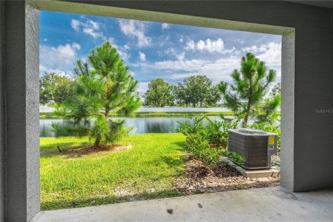 Townhouse in Land O' Lakes, Florida 3 bedrooms, 151.8 sq.m. № 1851484 - photo 20